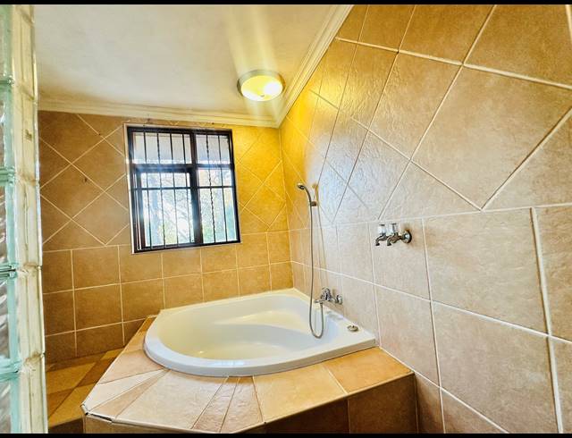 1 BEDROOM STUDIO APARTMENT TO LET IN OBSERVATORY